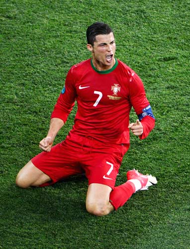 意甲战报：扎尼奥洛破门，2人染红，乌迪内斯2-0帕尔马（意甲战况：扎尼奥洛建功，乌迪内斯2-0击败帕尔马，2人被罚下）