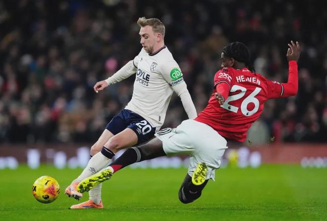 国乒8比1横扫日本队实现三连冠，林诗栋2-1胜张本智和哽咽致谢（国乒8-1大胜日本豪取三连冠，林诗栋2-1力克张本智和赛后哽咽致谢）