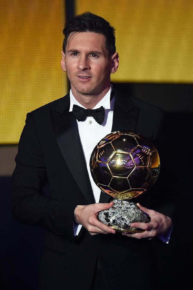 卡雷拉斯：我的位置是左边卫，但能适应教练在任何时候的要求（卡雷拉斯：主打左边卫，也能随时适应教练安排）