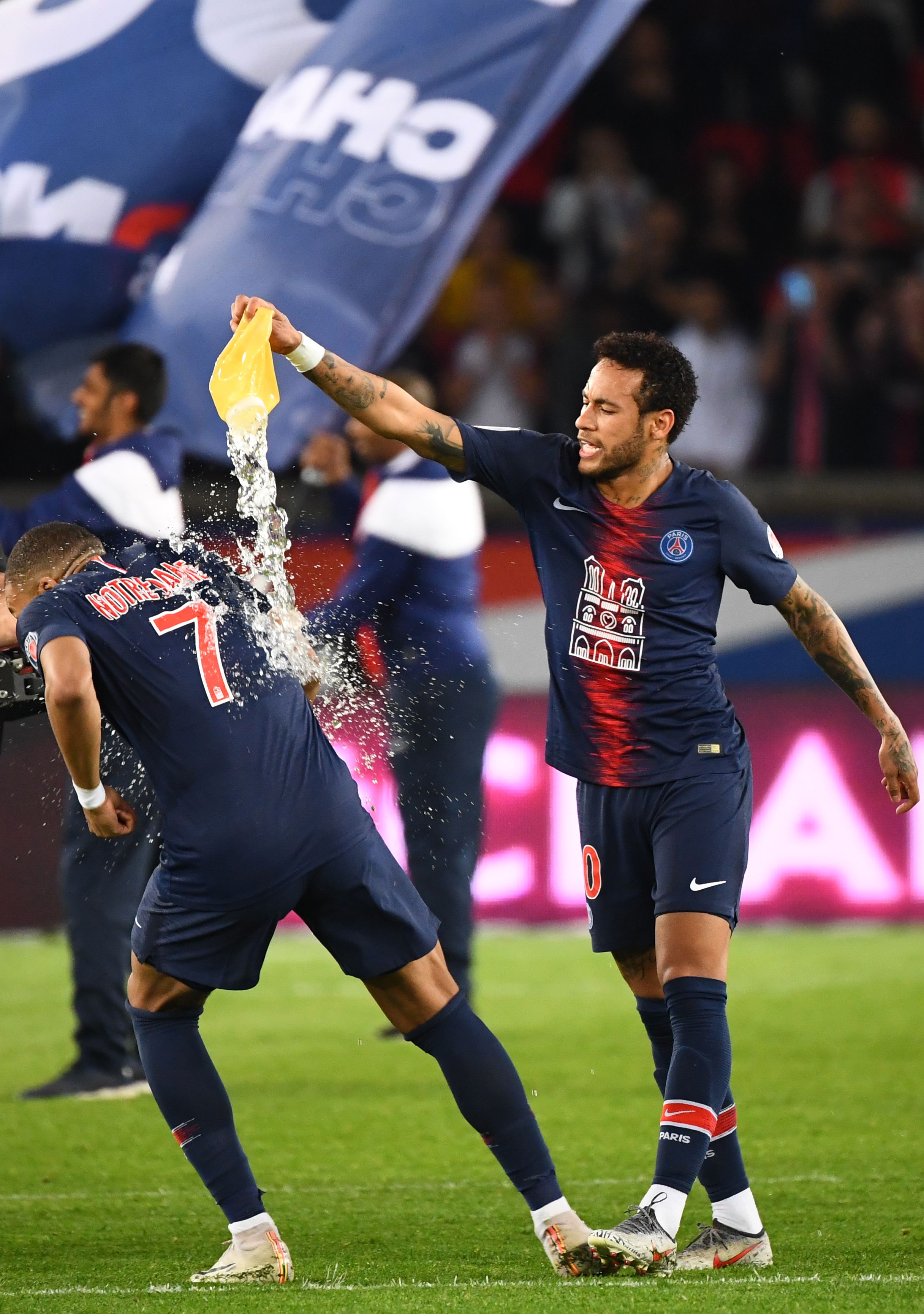 快船vs独行侠首发：伦纳德&哈登大战弗拉格&华盛顿（快船对独行侠首发公布：伦纳德联手哈登迎战弗拉格与华盛顿）