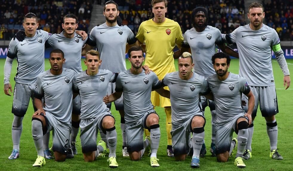 红牛集团CEO：克洛普现在无意重返教练席，他热爱现在的工作（红牛集团CEO：克洛普暂不打算重返执教岗位，正享受当下的工作）