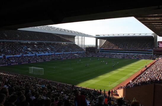 疯狂对轰！康宁汉姆半场18+8+5对飙贝恩21分（火力全开！康宁汉姆半场18+8+5硬刚贝恩21分）