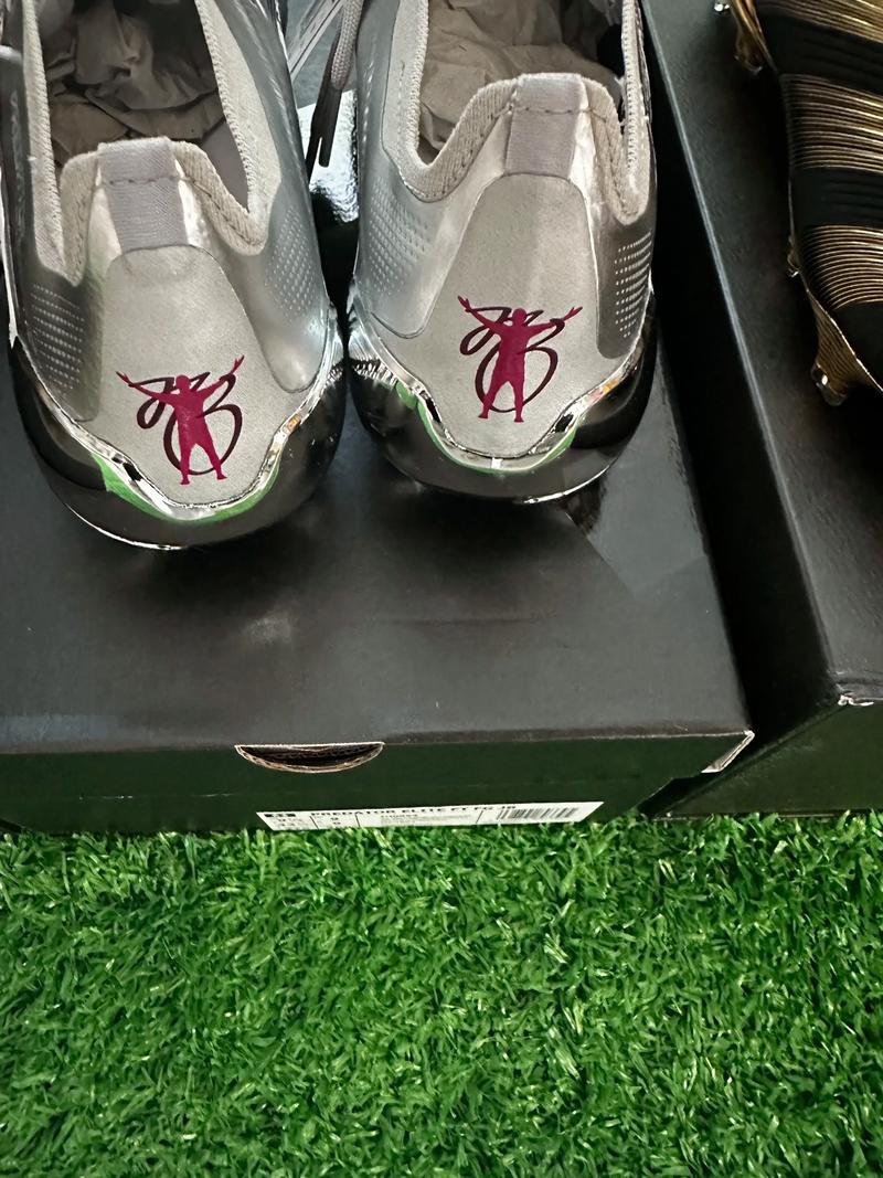 媒体：因揭露足协造假丑闻，马来西亚记者遇袭引发社会恐慌（据报道，马来西亚记者揭露足协造假后遭袭，社会恐慌升温）