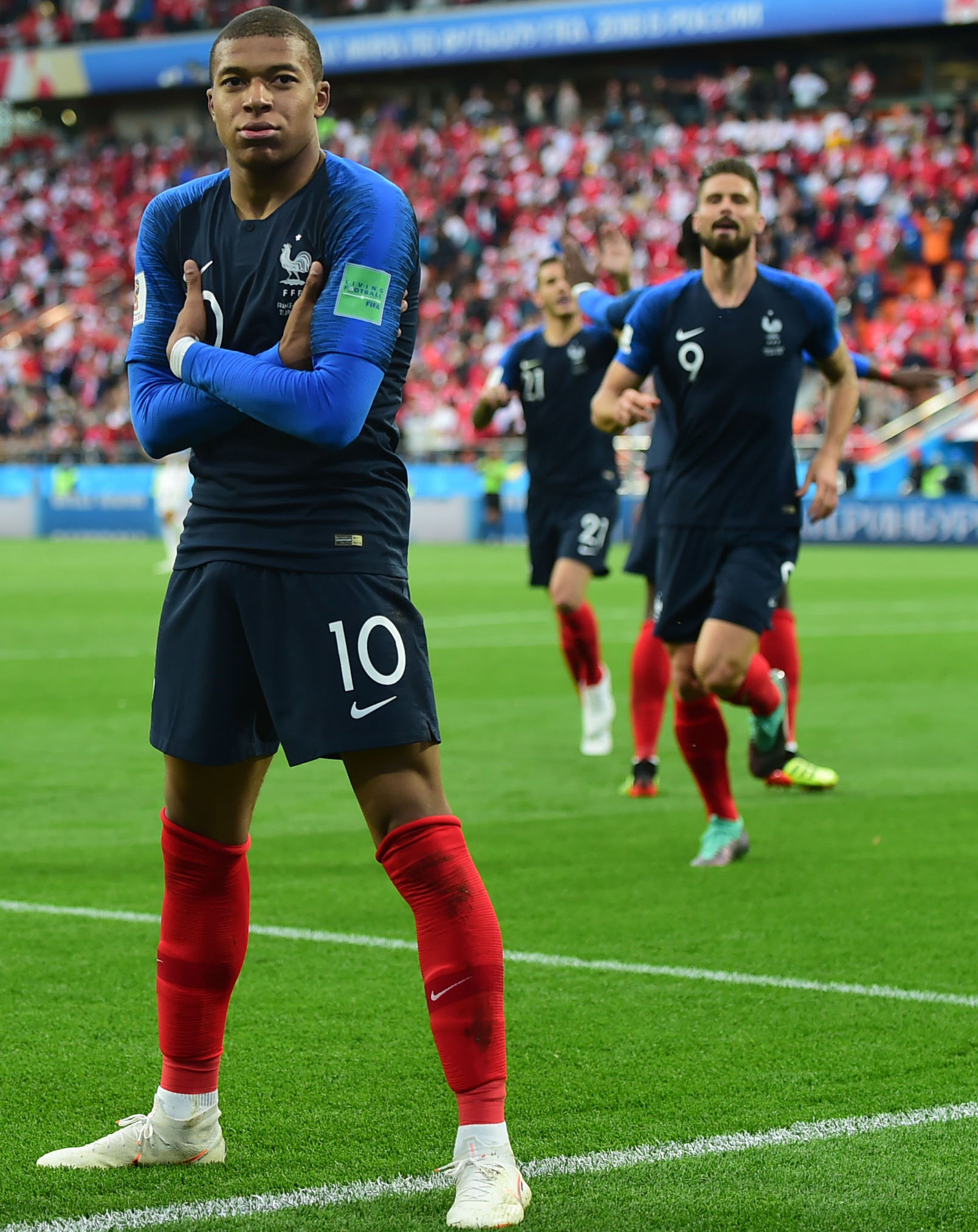 德罗西：很高兴扎鸟恢复了状态，希望他实现人们对他的期望（德罗西：开心扎鸟找回状态，期待他不负众望）