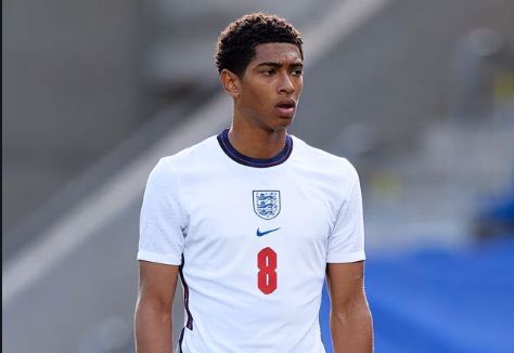 我晒干了沉默！河南后卫周缘德晒与网红田一名合影（打破沉默！河南后卫周缘德晒与网红田一名合影）