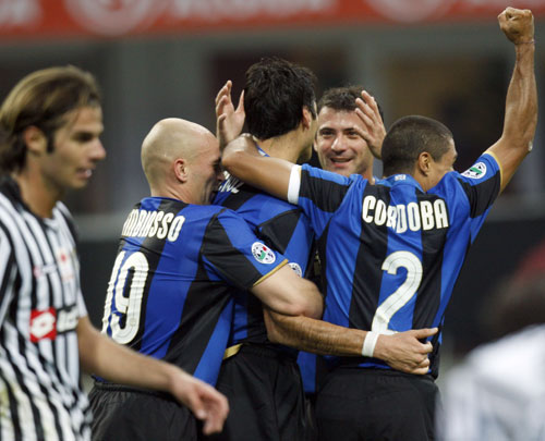 意媒：为避免球迷干扰，斯帕莱蒂决定尤文不在那不勒斯过夜（意媒：为避球迷骚扰，斯帕莱蒂决定尤文不在那不勒斯留宿）