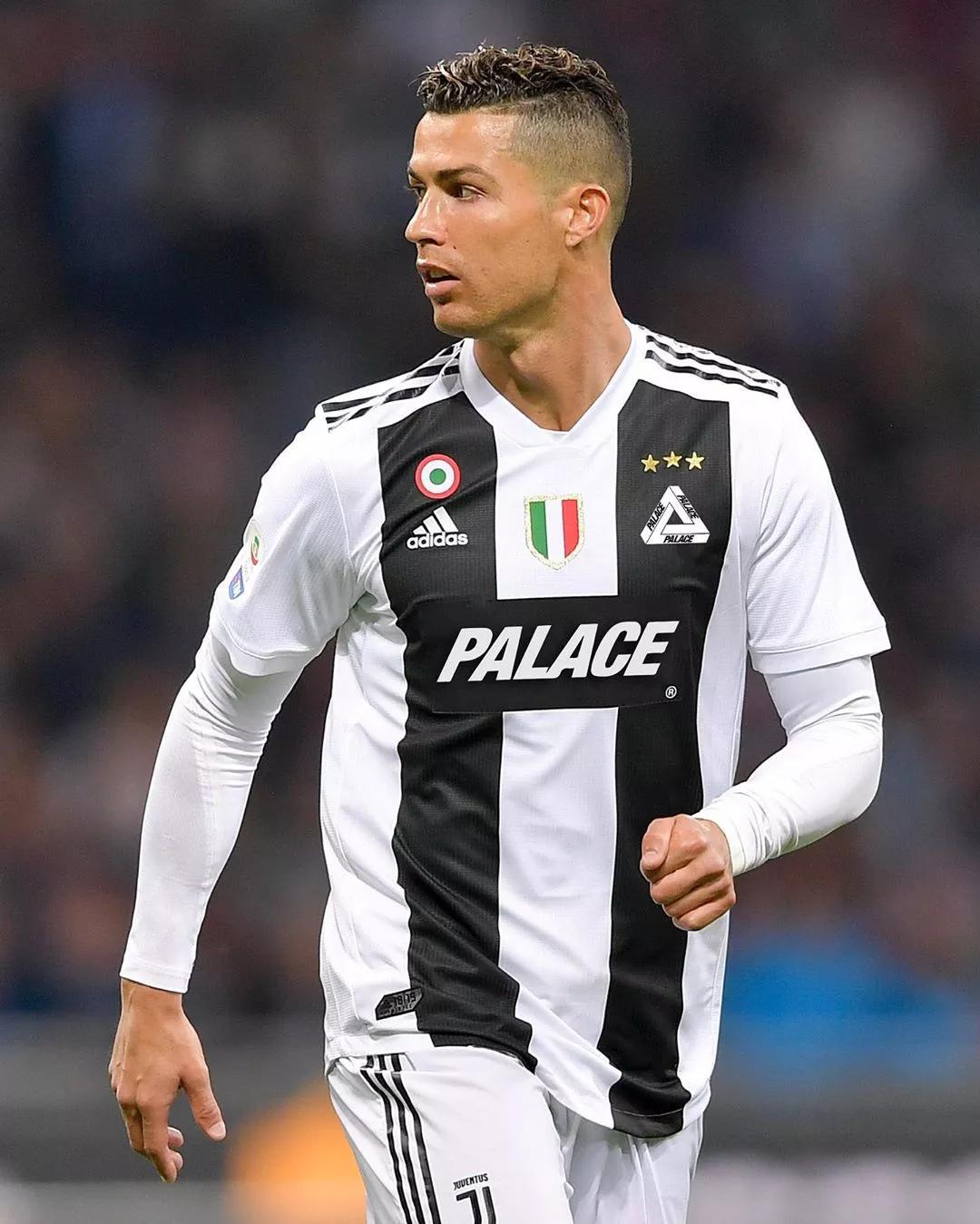 记者：格纳布里接近与拜仁续约两年，税前年薪最高1500-1600万（记者：格纳布里有望与拜仁续约2年，税前年薪上限1500万-1600万）