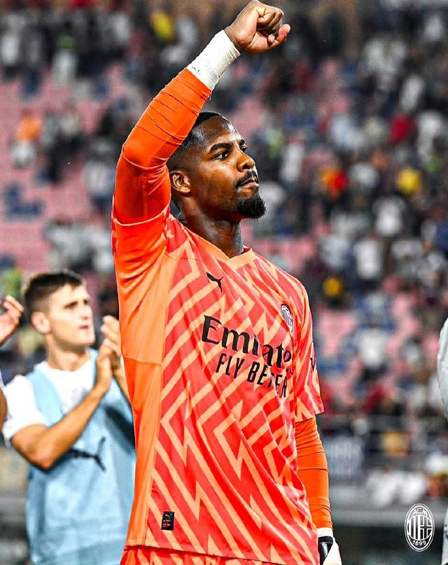 勇记：追梦完成核磁共振检查，后续根据治疗效果观察伤势反应（勇士记者：追梦已完成核磁检查，后续将根据治疗进展评估伤情反应）