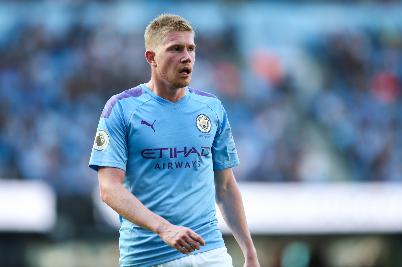 镜报：曼联明夏将补强中场，他们可能打包巴莱巴和安德森（镜报：曼联计划于明夏加强中场，或同时引进巴莱巴与安德森）