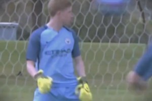 赖因德斯：我和德布劳内特点不一样，后插上射门是我最大优势（赖因德斯：与德布劳内风格不同，后排插上破门是我的强项）