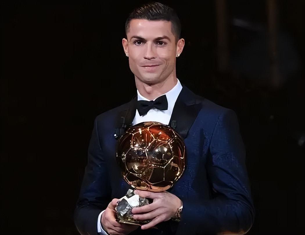 他没庆祝，却最冷静（不庆祝的他，最冷静）