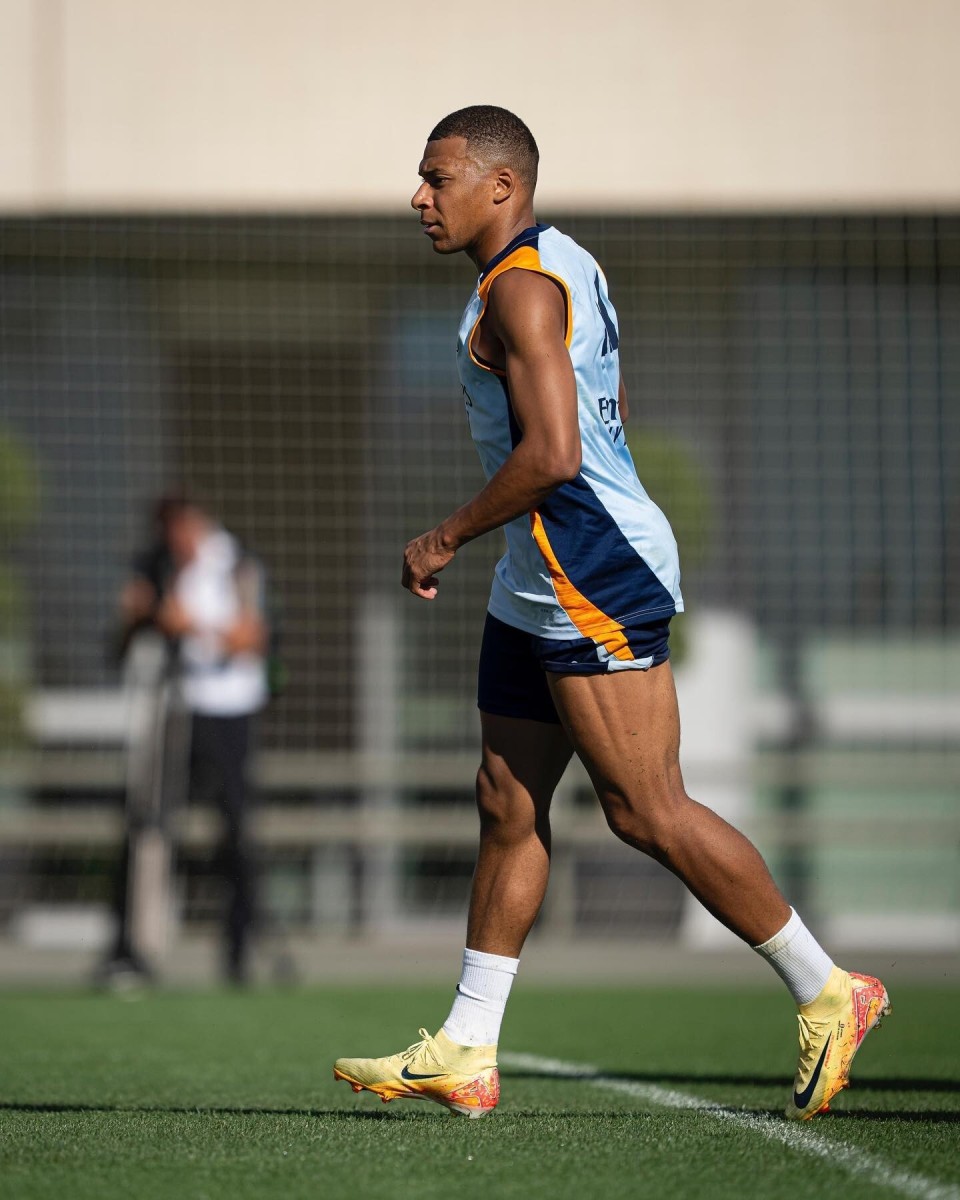 塞内加尔非洲杯大名单：雅克松、马内、海港旧将恩迪亚耶在列（塞内加尔公布非洲杯名单：马内、雅克松及前海港球员恩迪亚耶入选）